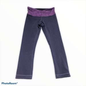 lululemon reversible cropped legging black purple